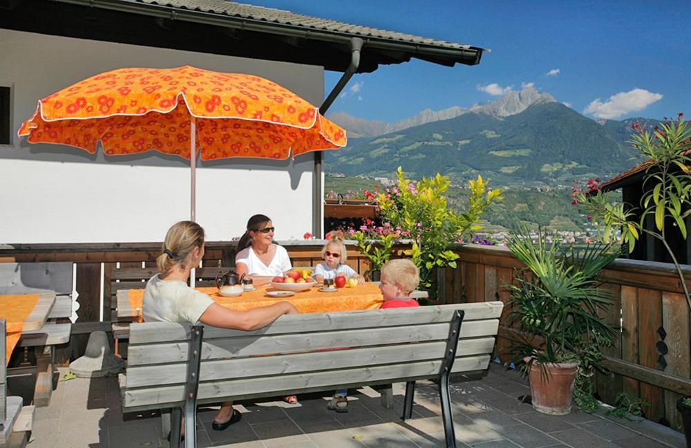 Moserhof Marlengo Bagian luar foto