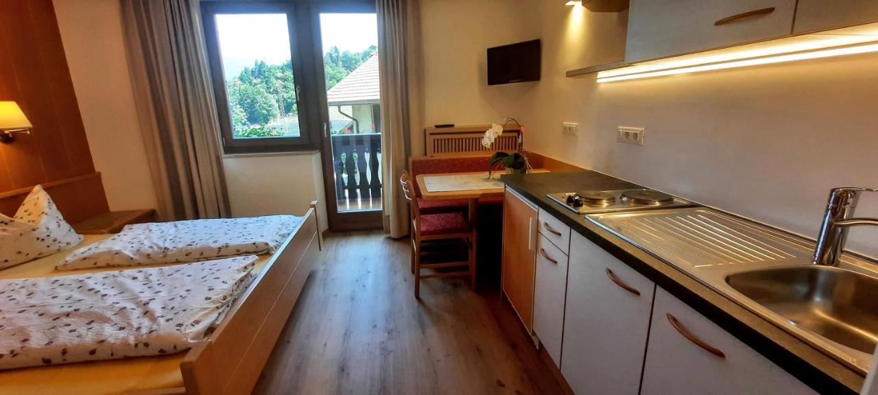 Moserhof Marlengo Bagian luar foto